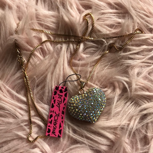 NWT Betsey Johnson SPARKLING Inlaid Crystal PUFFY HEART NECKLACE 27" - Picture 1 of 3